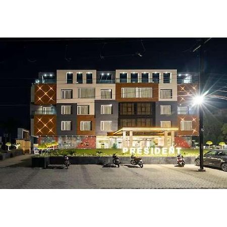 Hotel Shivay President Ujjain Eksteriør bilde