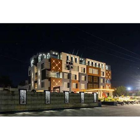 Hotel Shivay President Ujjain Eksteriør bilde