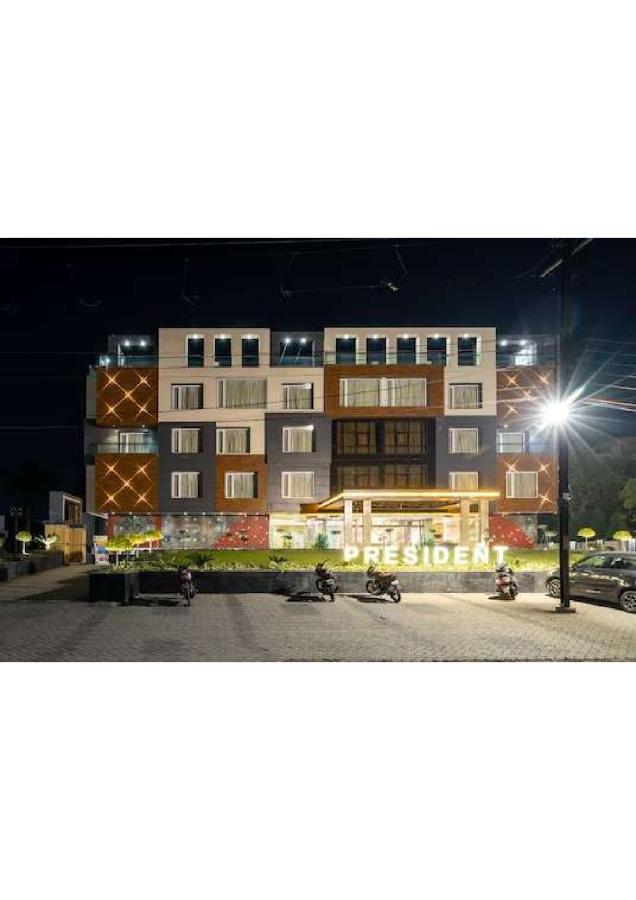 Hotel Shivay President Ujjain Eksteriør bilde