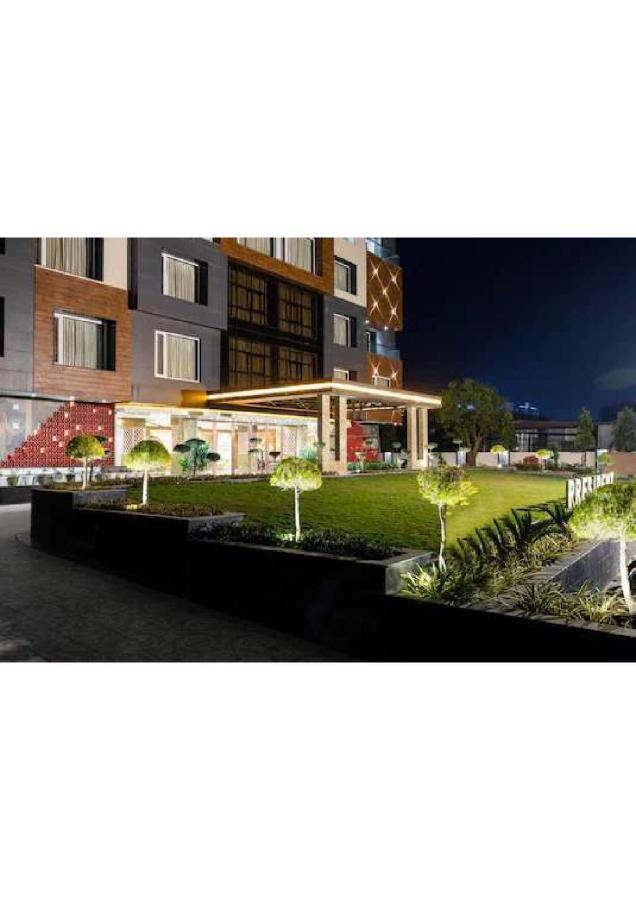 Hotel Shivay President Ujjain Eksteriør bilde