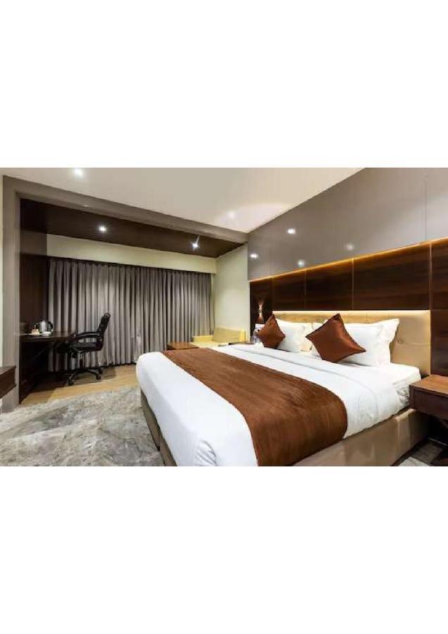Hotel Shivay President Ujjain Eksteriør bilde
