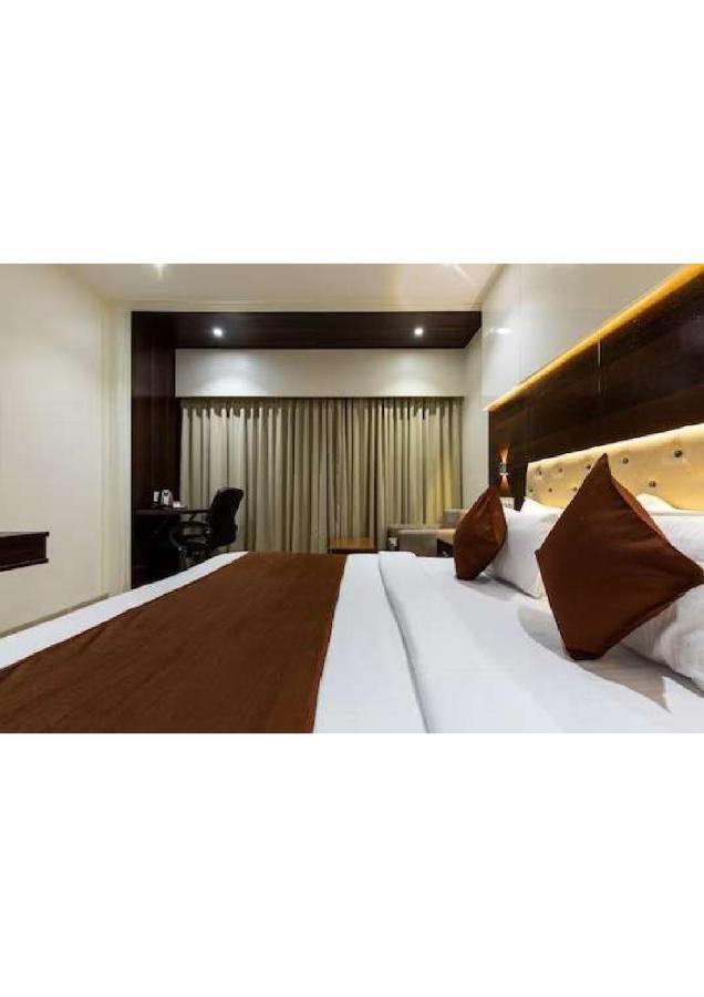 Hotel Shivay President Ujjain Eksteriør bilde