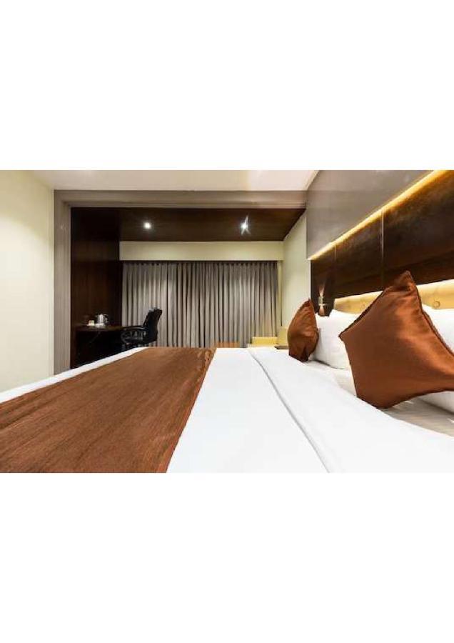 Hotel Shivay President Ujjain Eksteriør bilde